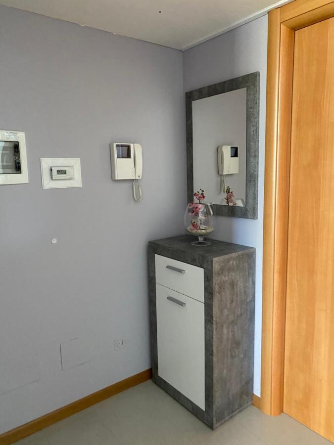 Moro Nest Apartment Monvalle Bagian luar foto